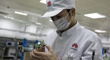 Újabb képek érkeztek a Huawei szörnyetegéről