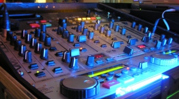 Újabb őrület a láthatáron: Érkezik a DJ Hero
