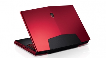 Vörösbe öltöztetett M17x notebook az Alienware-től
