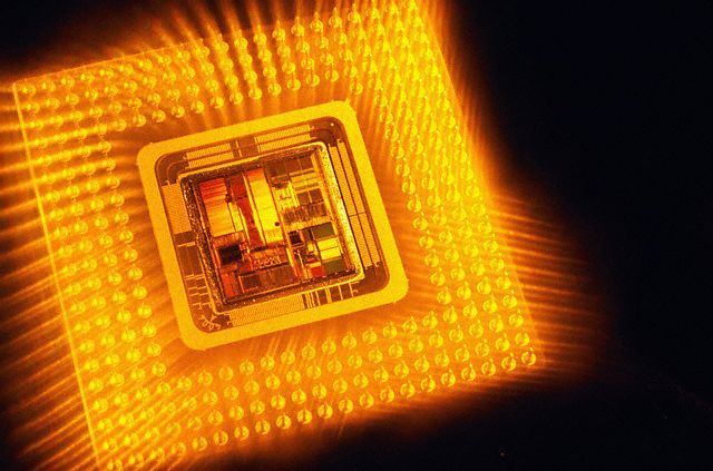 Adatok fénysebességgel