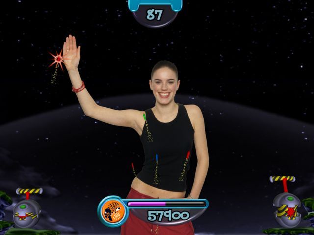 A Sony EyeToy: Groove játékprogramjával eljátszhatjuk Elvist vagy Madonnát