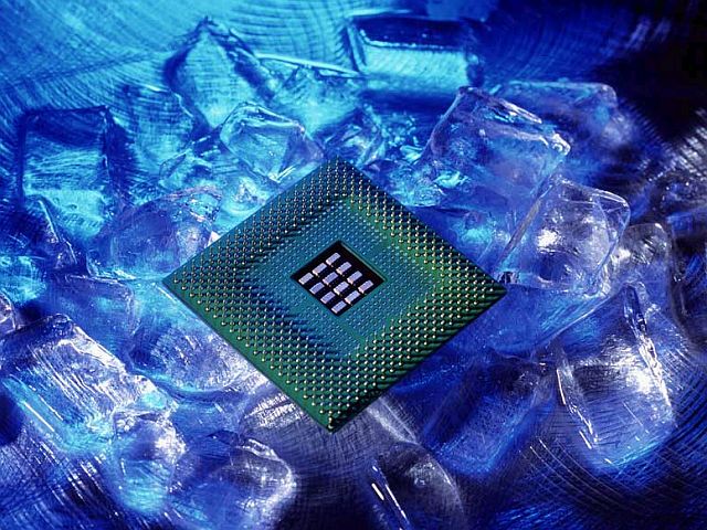 Újra egyesül az Intel mobil- és asztali processzorcsaládja