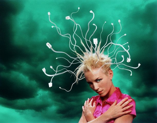 Kétszázezernél többen széles sávon