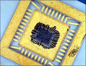 Az Intel még 2005-ben piacra dobja kétmagos Smithfield processzorait