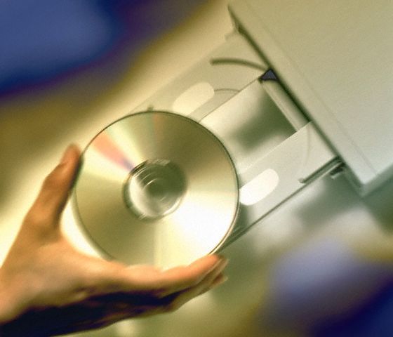 Háromformátumú számítógépes DVD/CD író a Philipstől