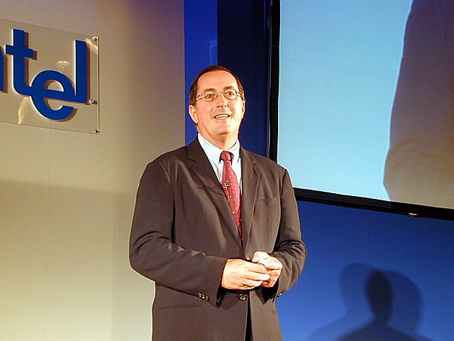 Paul Otellini, az Intel elnök-vezérigazgatója tagadja az AMD vádjait