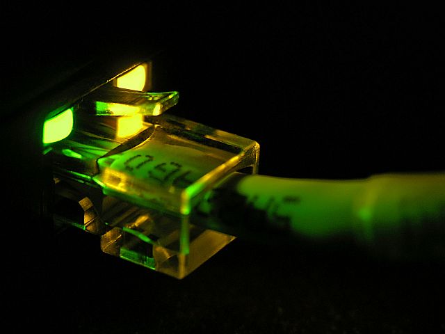 Fogyasztóvédők is vizsgálják a T-Online felmondási gyakorlatát