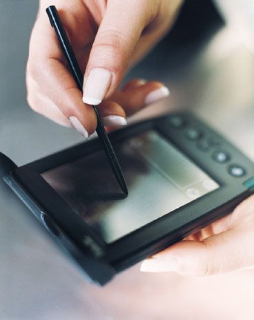 Kis energia-felvételű, nagy fényerejű LCD panelek