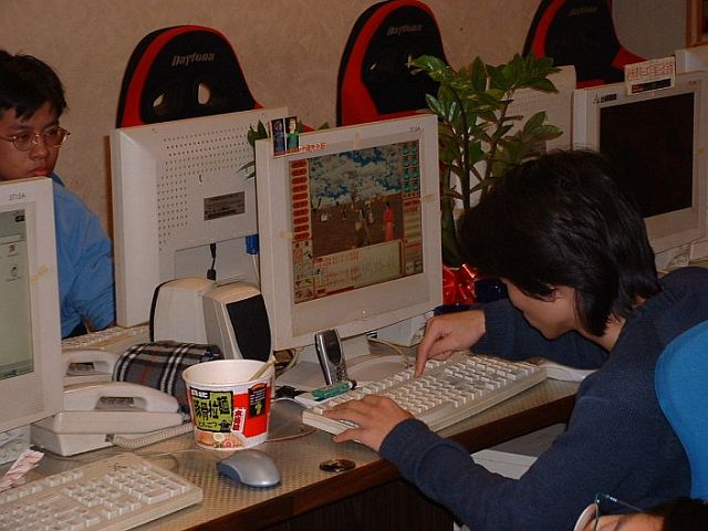 Napi három órára korlátoznák az online játékkal eltölthető időt