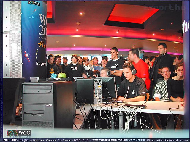 World Cyber Games 2005: Magyar pro-gamerek Szingapúrban!