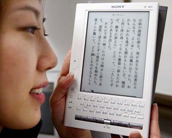 A Google a panaszok ellenére folytatja a könyvek digitalizálását