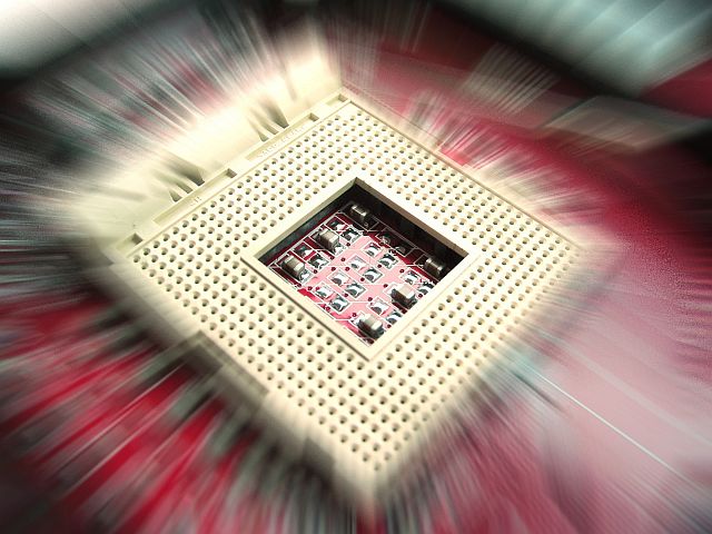 Új Intel asztali processzor a harmadik negyedévben