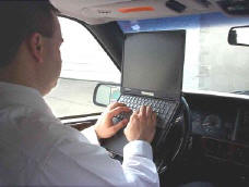 Laptoppal dolgoznak a modern autótolvajok