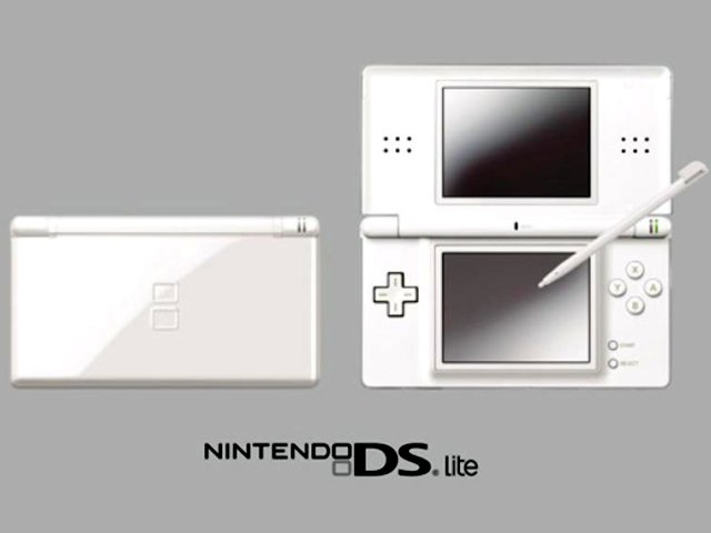 Június 11.: Nintendo DS Lite USA-premier – bizonytalan EU-start
