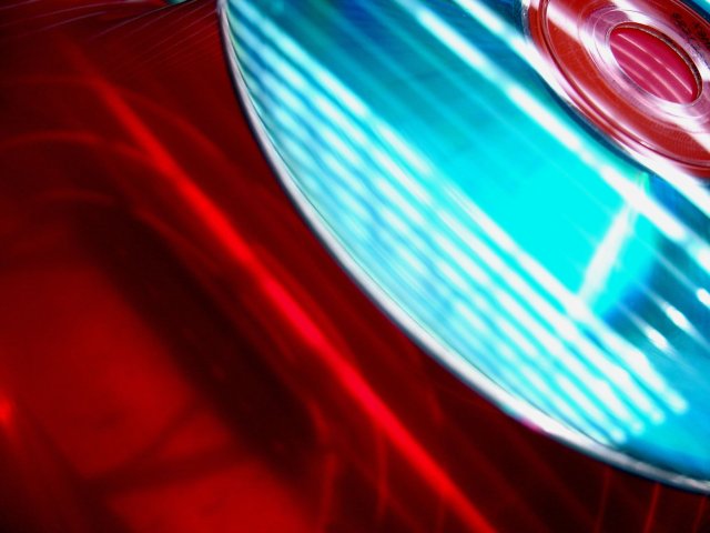 Hacker nem, illegális szoftverhasználat igen