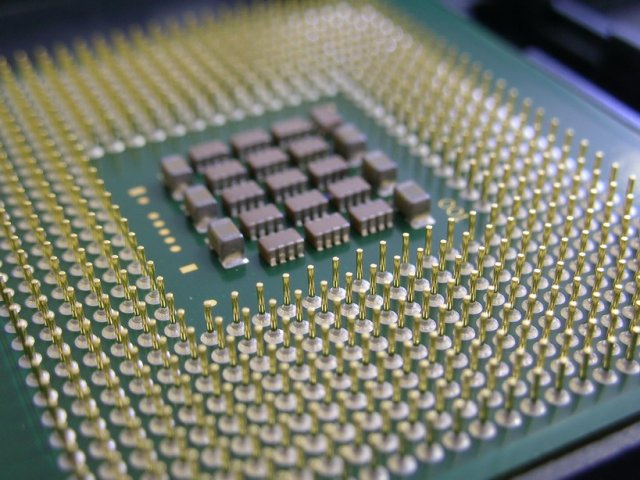 Alacsonyabb energia-igényű, négymagos Intel Xeon CPU-k