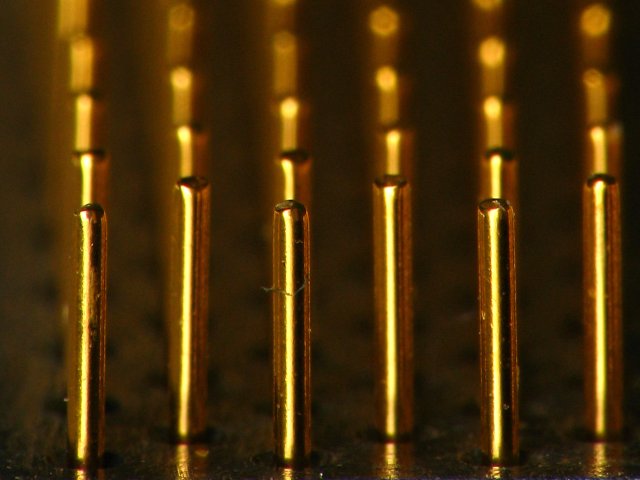 Az Intel 40 százalékkal csökkenti a Xeon UP CPU-k árát