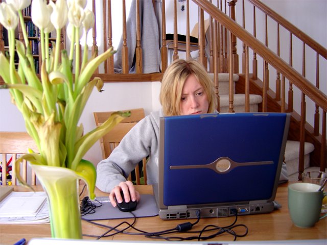 Az internet biztonsága és a serdülők