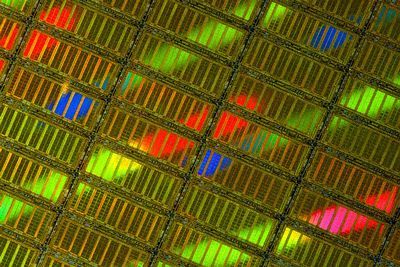 Összehajtható napelemes mobiltöltők