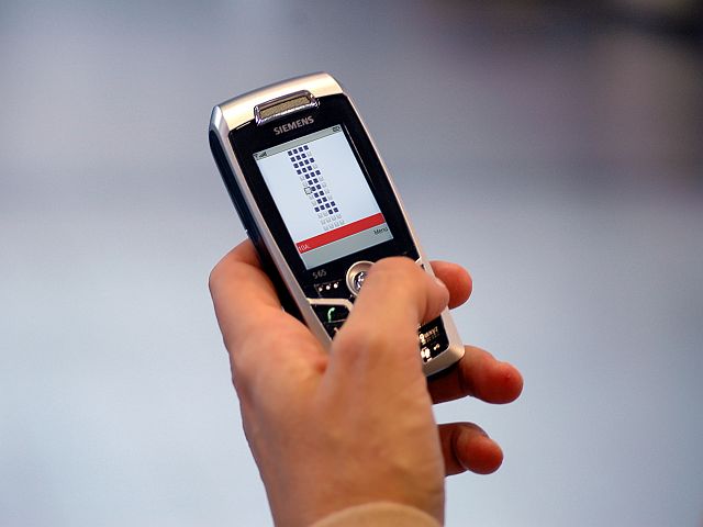 A Siemens partnert talált mobilrészlege fellendítésére