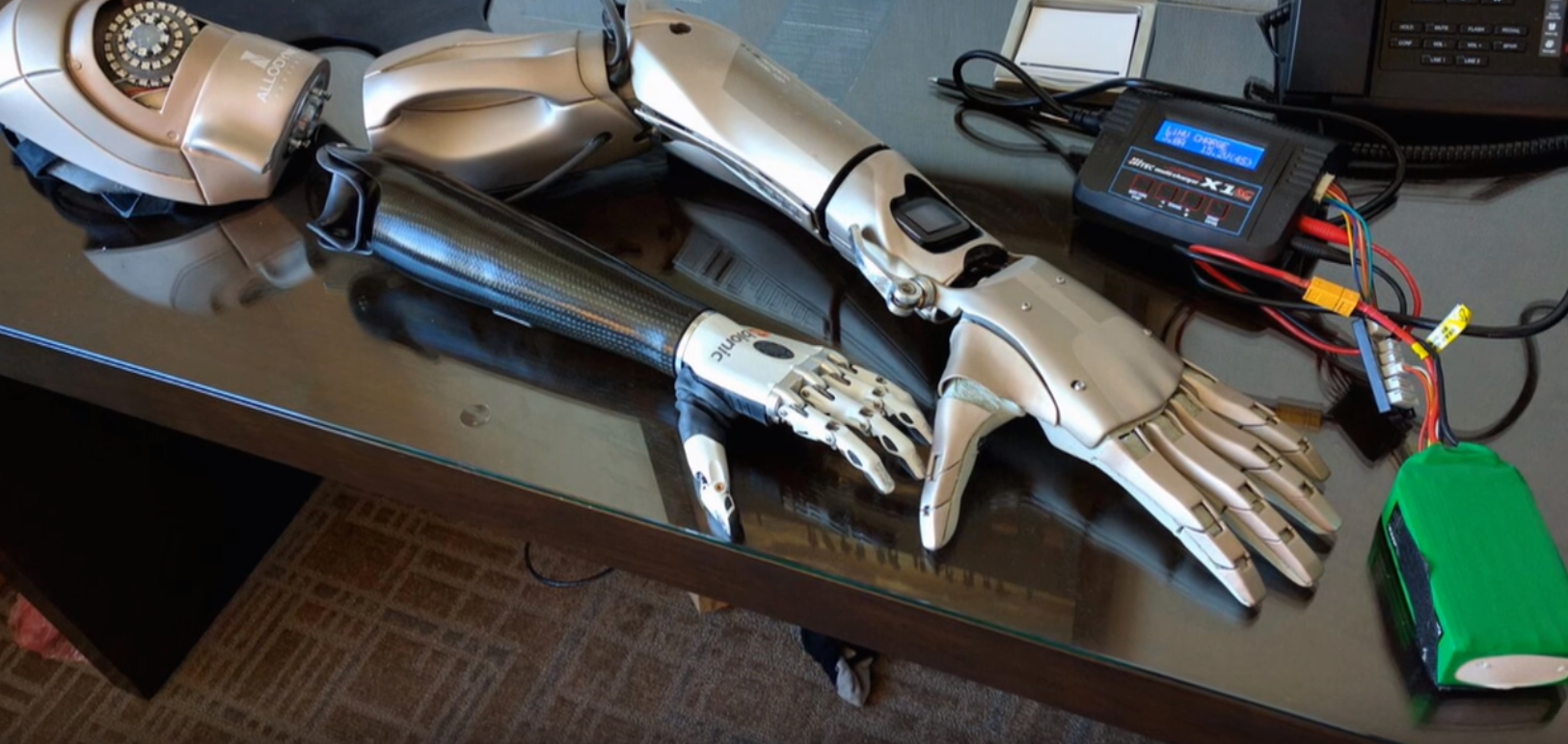 elkészítették Solid Snake robot karját a Metal Gear Solid V-ből