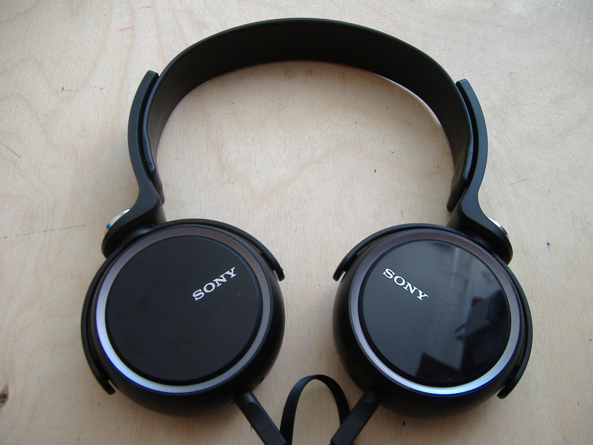 Középkategóriás agyturmix: Sony MDR XB-400