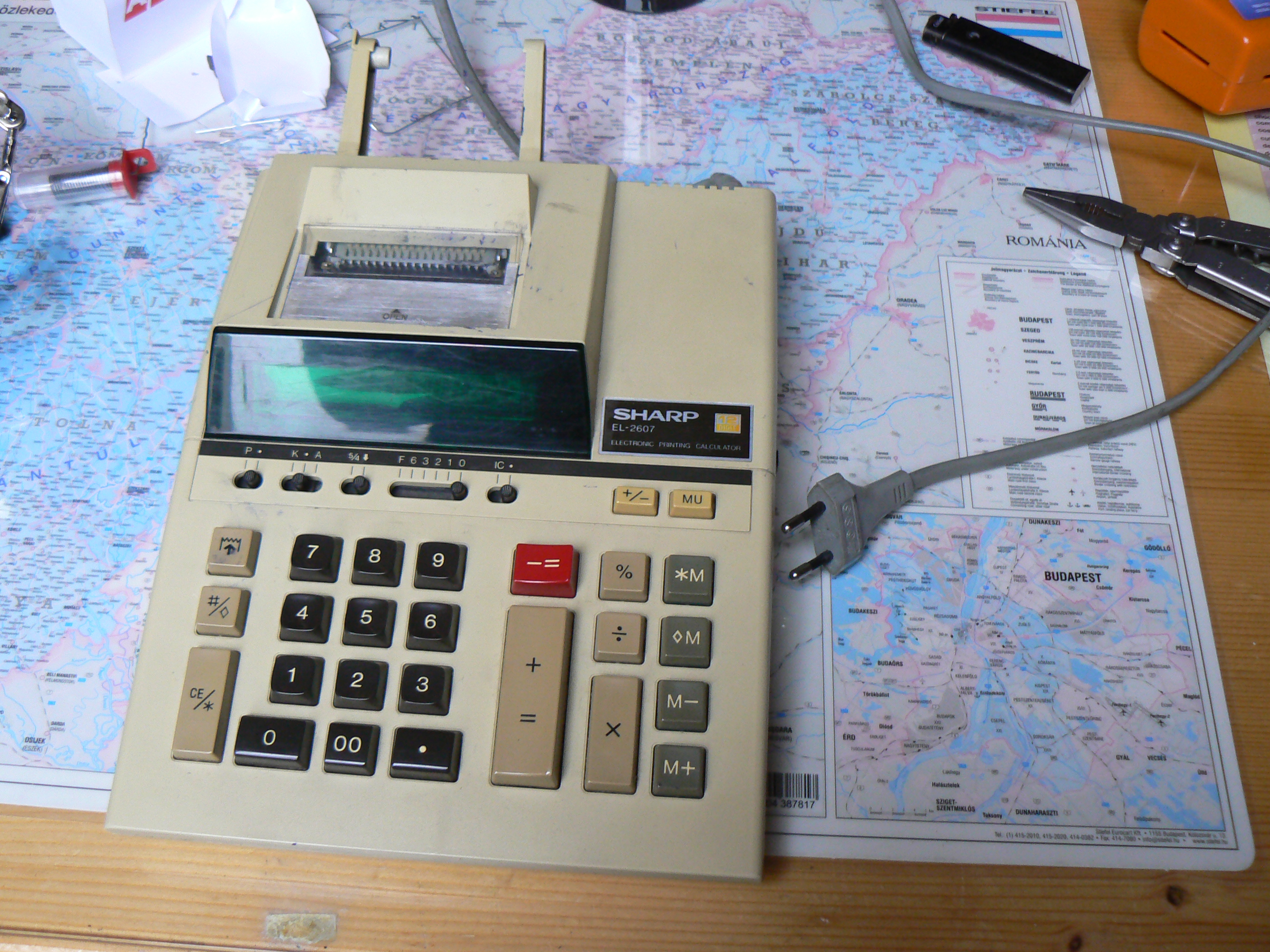 SHARP EL-2607 elektronikus nyomtató-kalkulátor (?)