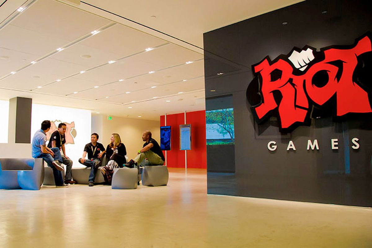 A Riot Games visszaengedi oltatlan kollégáit is az irodába, de vannak, akik nem örülnek ennek