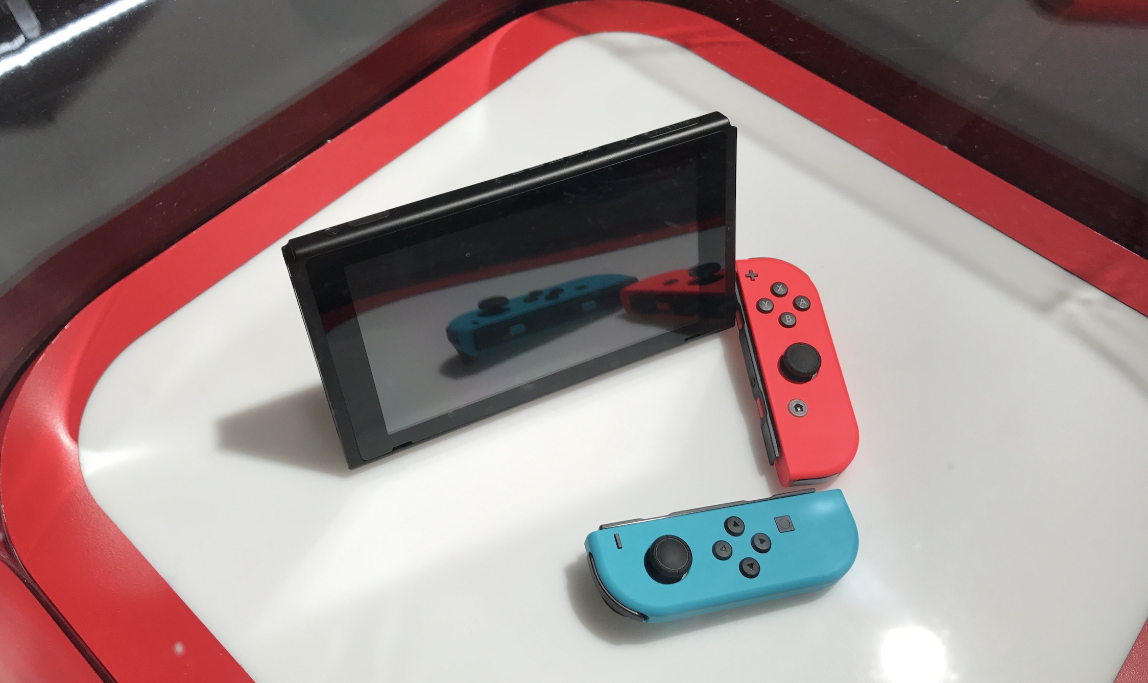A Superdata szerint már 2,4 millió Nintendo Switch fogyott