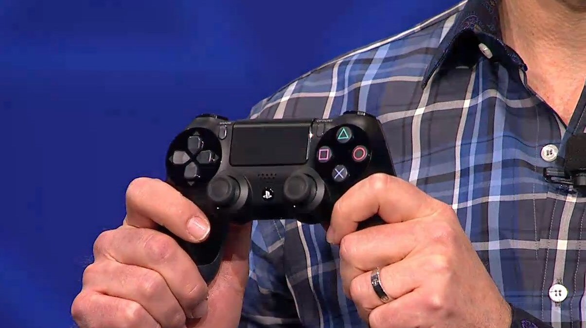 A Sony a kezdetektől a DualShock 4 drasztikus megváltoztatására koncentrált