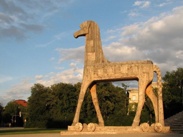 Adathalász vírus támadja az online játékokat