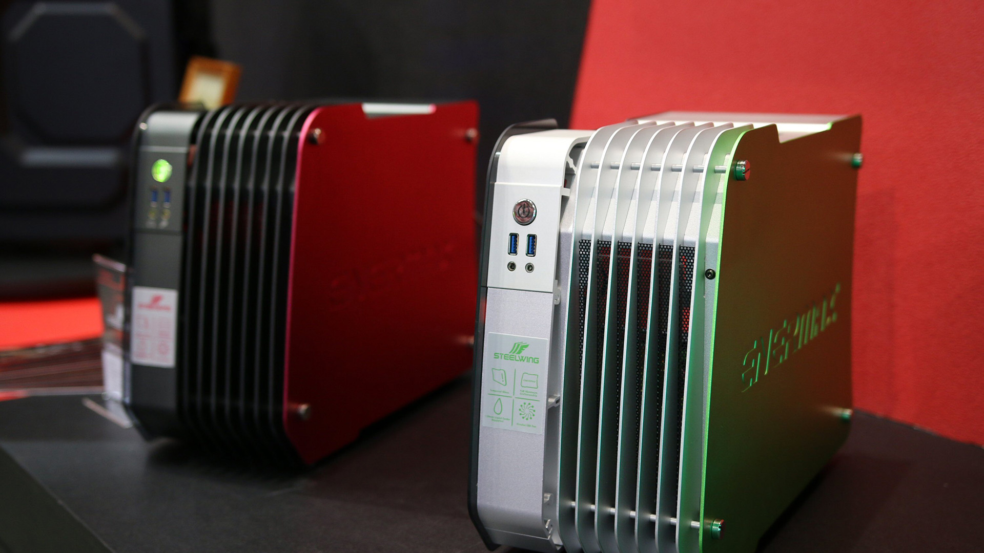 Alumínium és üveg alkotja az Enermax új házát