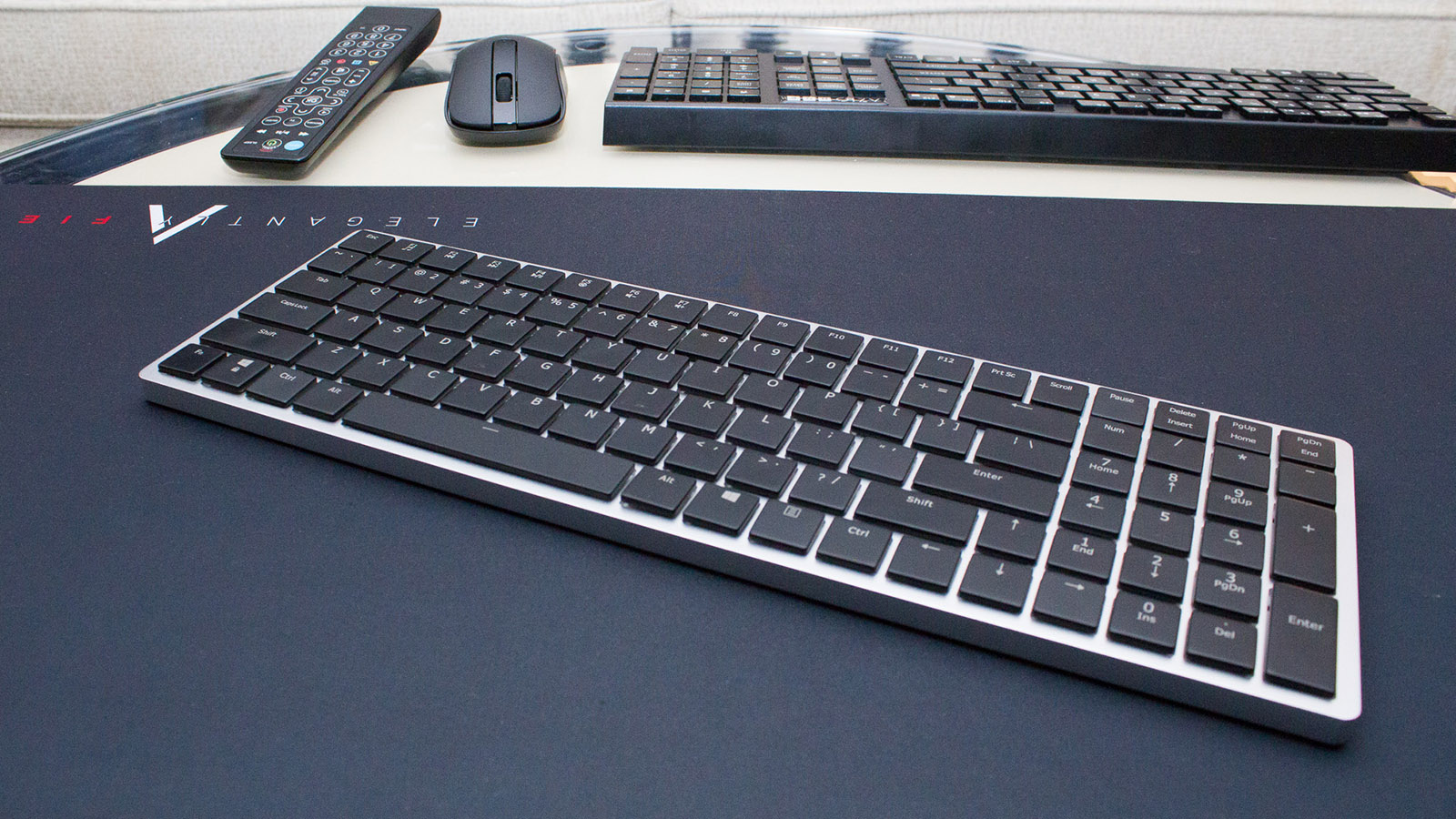 Az Azio is előállt ultravékony mechanikus billentyűzetével