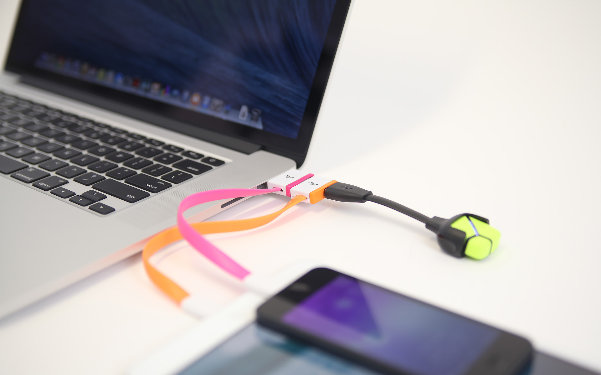 Az InfiniteUSB segítségével elég csak egy USB csatlakozó a gépünkre