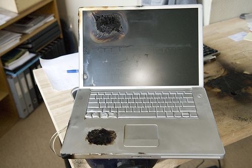 Az Apple és a Sony kártalanít a tűzesetek miatt