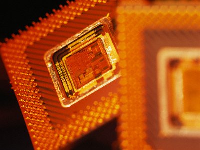 Az asztali Bloomfield Nehalem 3 DDR3 csatornát támogat