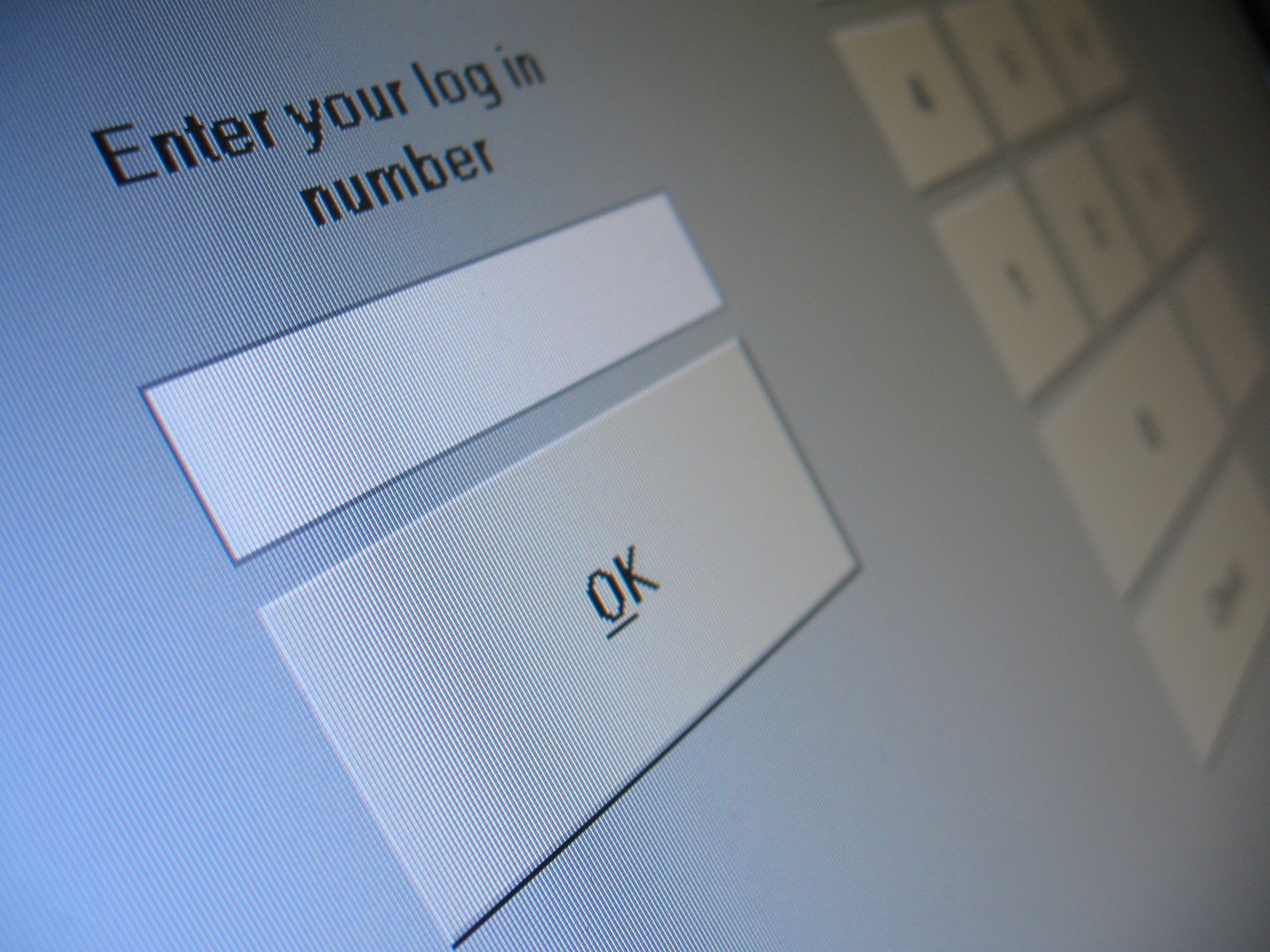 Biztonságtechnikai szakértő lopott adatokat