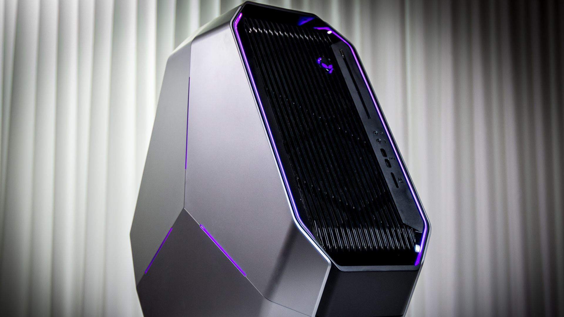 Brutális Intel processzorokkal is rendelhető az Alienware szörnyetege