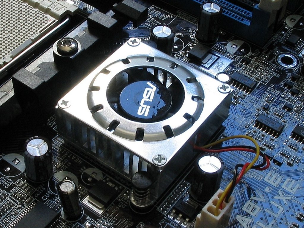 Decemberben Intel alapú Nvidia lapkakészlet érkezik