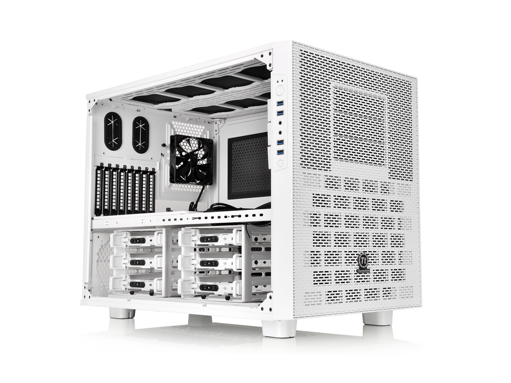 Fehérben tündököl a Thermaltake új doboza