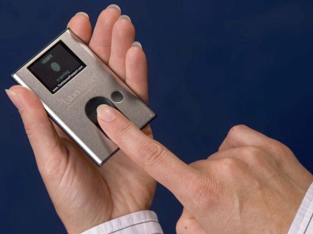 Flicker-kód és ujjlenyomat az online bankolás területén