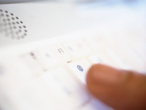 Harminckétmillió e-mail-cím, ezerötszáz dollárért