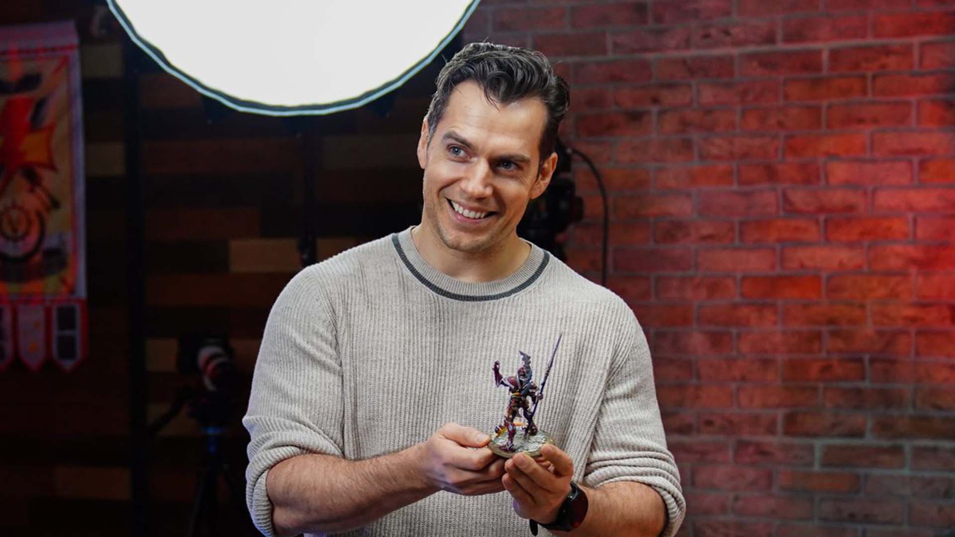 Henry Cavill főszereplésével sorozat és film is érkezik a Warhammer univerzumából