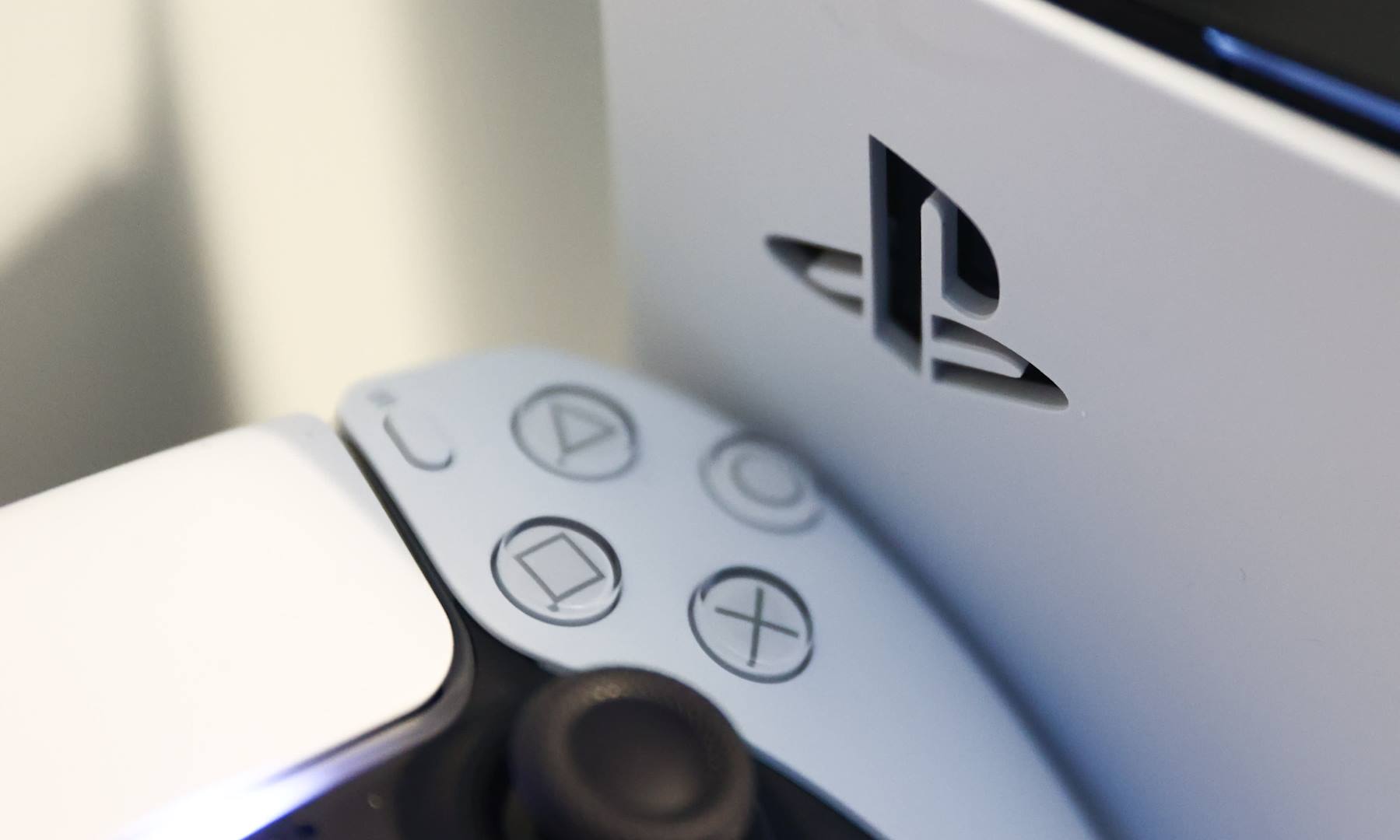 Ilyen dizájnnal érkezhet a PS5 Pro