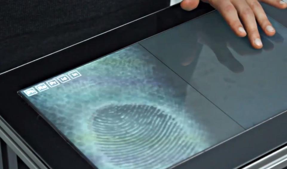 Íme az első, ujjlenyomatot is felismerő érintőképernyő
