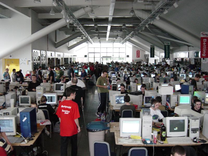 Infinity-Csarnok LAN: Áprilisban rád is várnak!