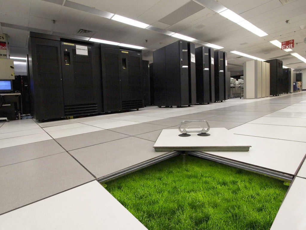 Ismét 3 millió ember adatait veszítette el a brit kormány