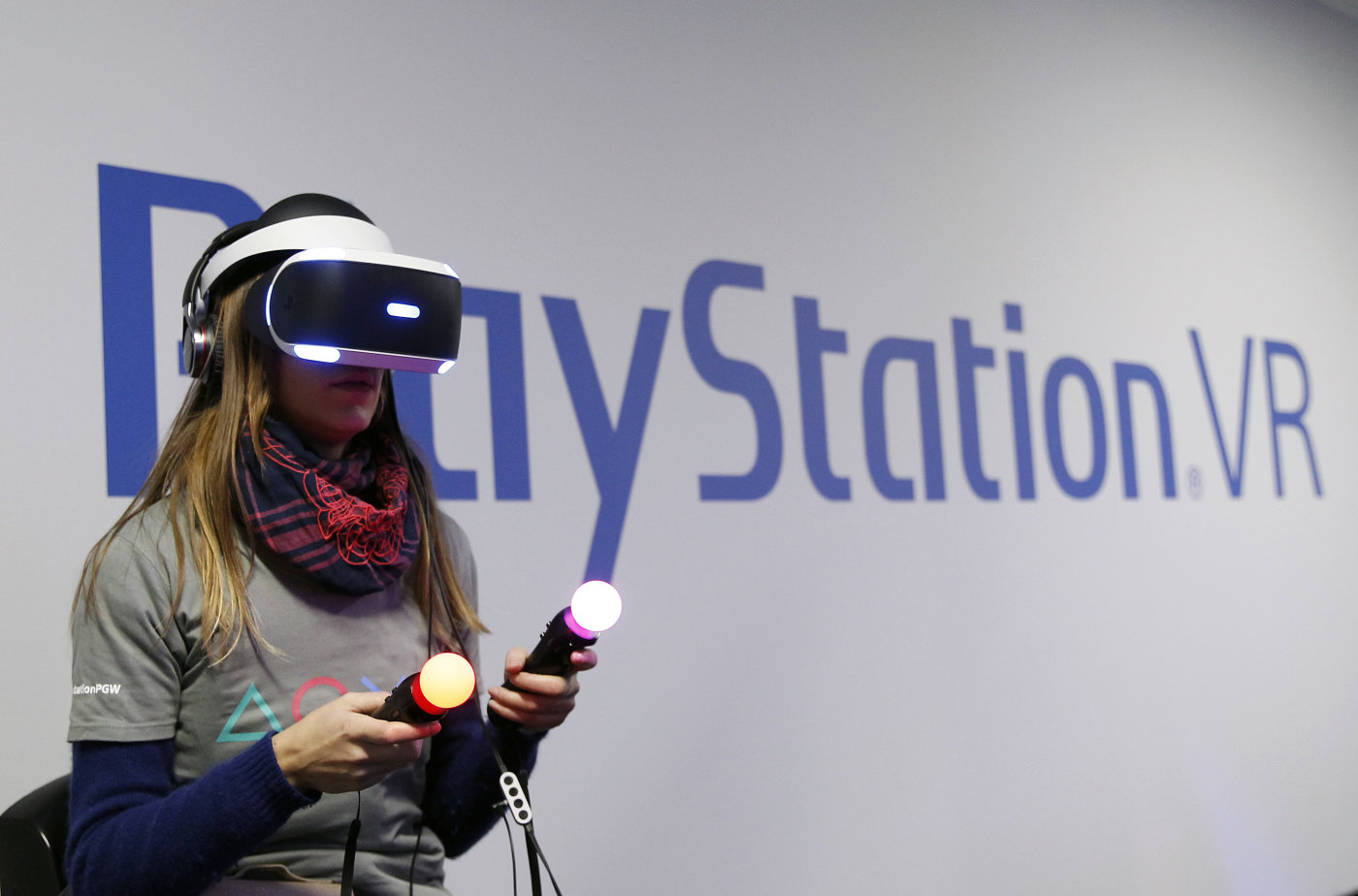 Japánban sok helyen hosszú sorokban várták a PlayStation VR megjelenését