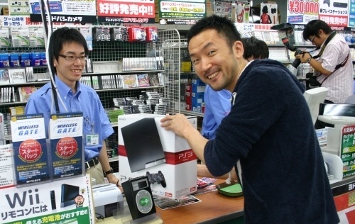 Japán libasorok a PlayStation 3 Slim premierjén