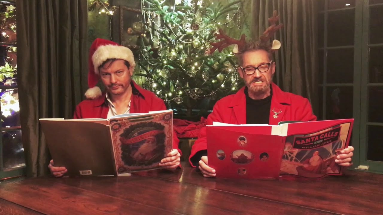 Karácsonyi mesét olvasnak a Metal Gear ismert szinkronszínészei